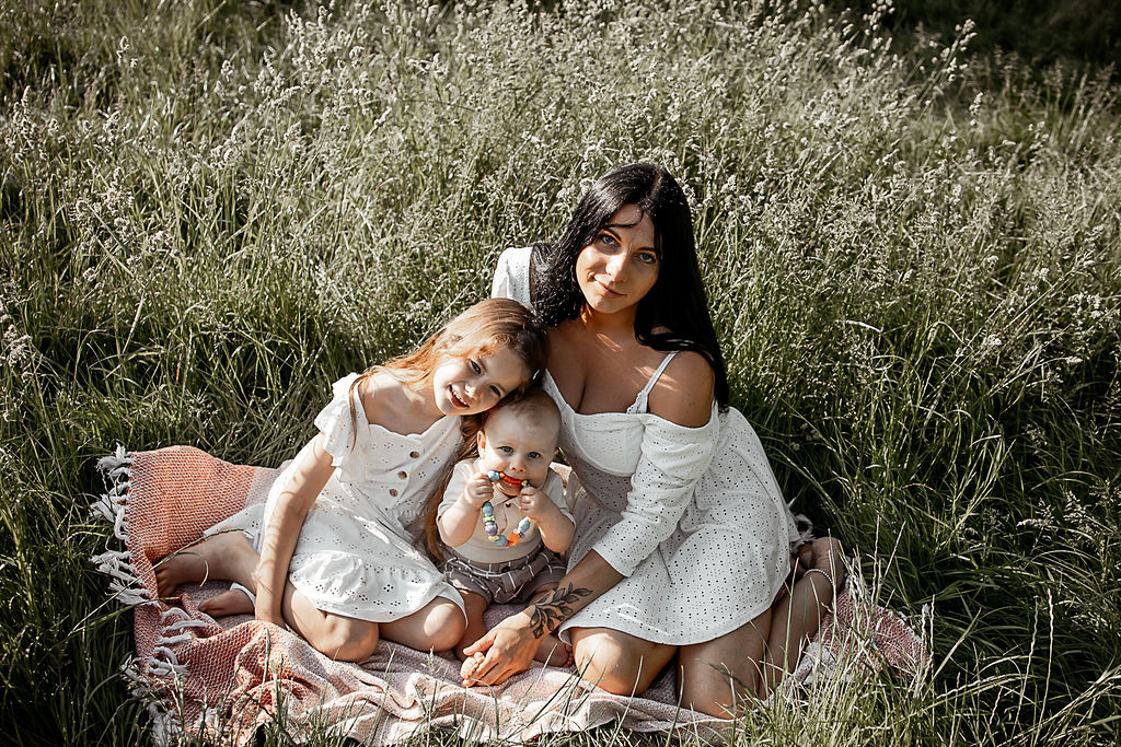 natural maternity newborn photoshoot