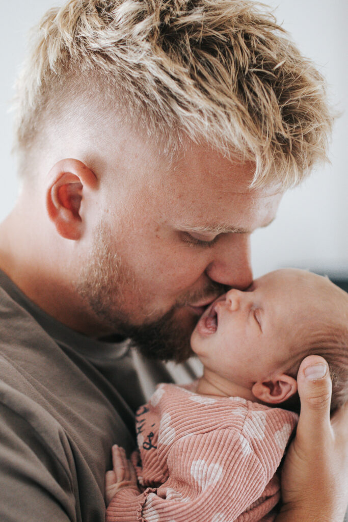 natural maternity newborn photoshoot